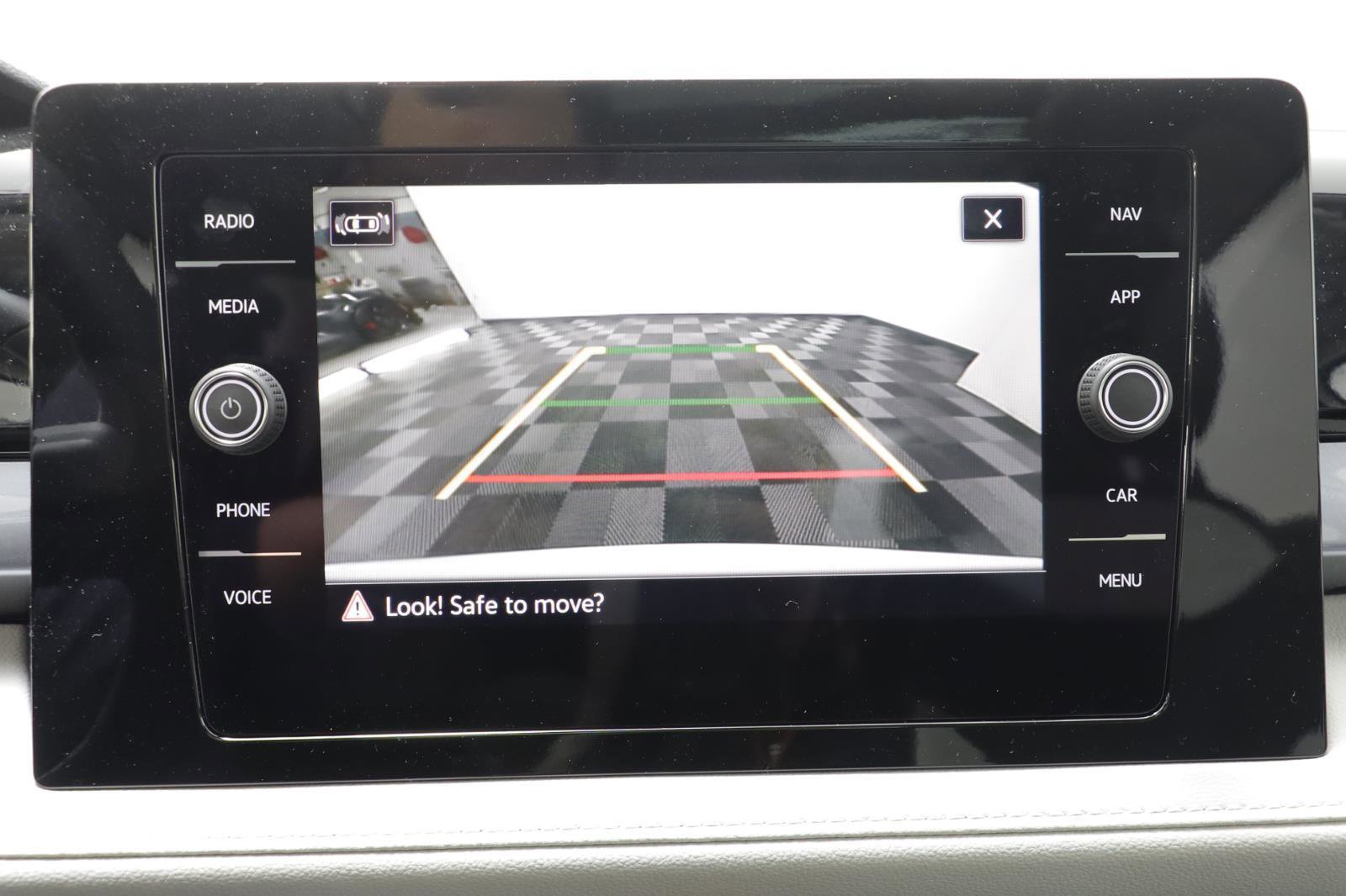 New 2026 Volkswagen Taos SEL image 11