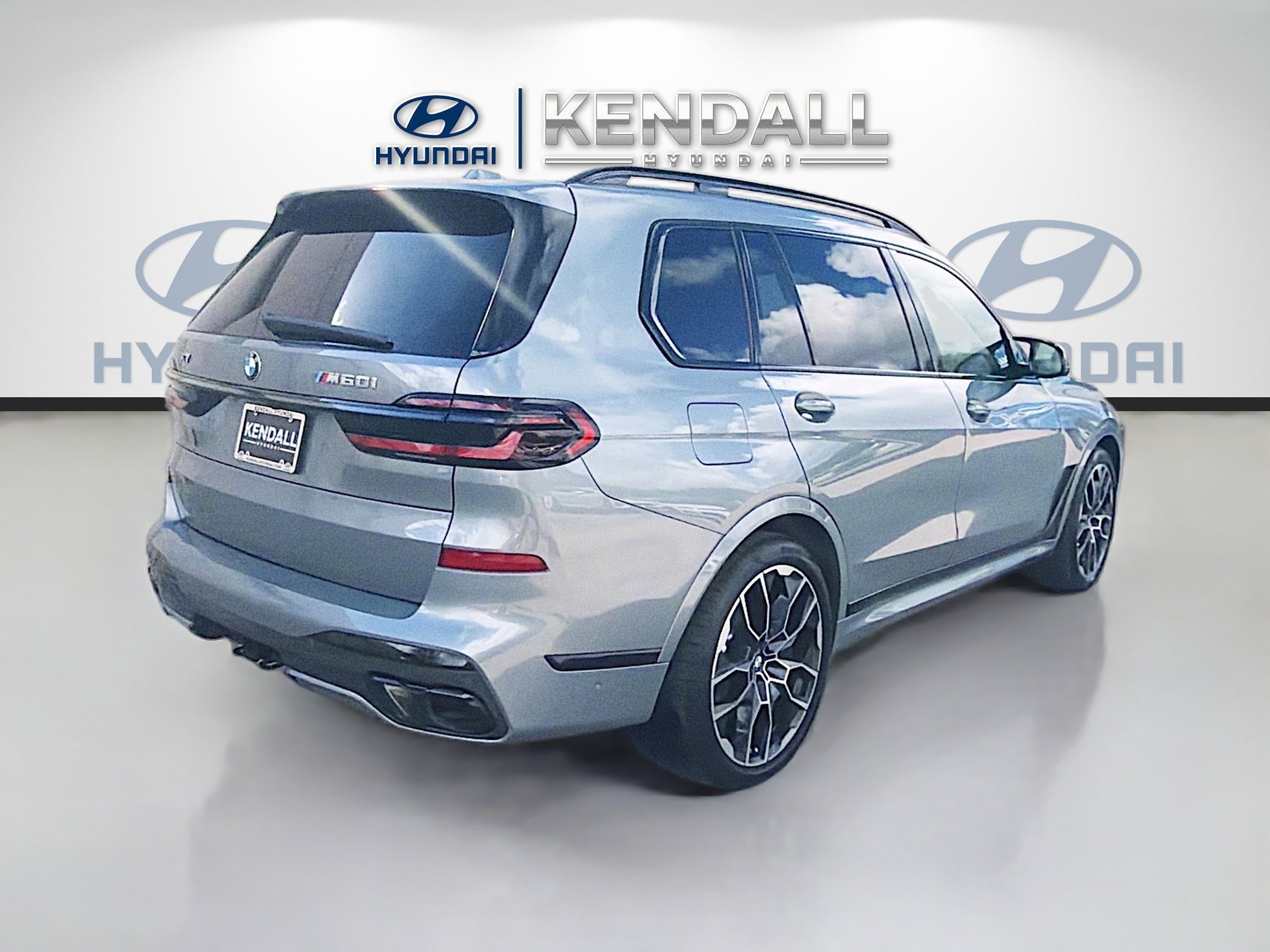 Used 2025 BMW X7 M60i AWD/4WD image 6