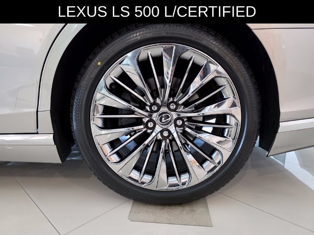 Used 2023 Lexus LS 500 w/ Accessory Package (Z1) RWD image 15