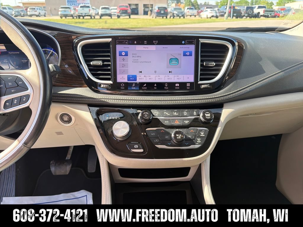 Used 2021 Chrysler Pacifica Limited w/ Premium & Safety Sphere Group AWD/4WD image 17