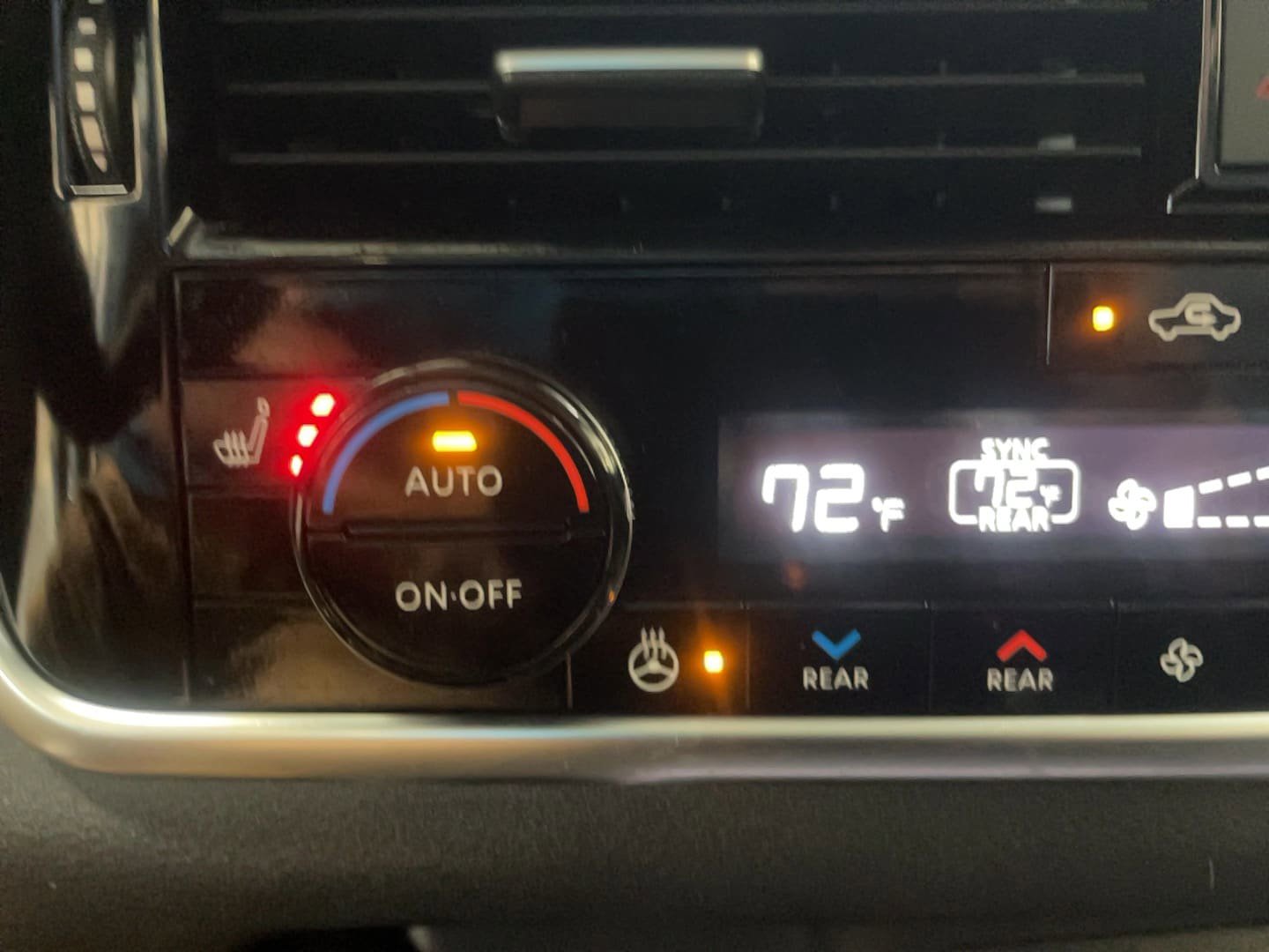 Used 2022 Nissan Rogue Platinum w/ Head-Up Display Package AWD/4WD image 12