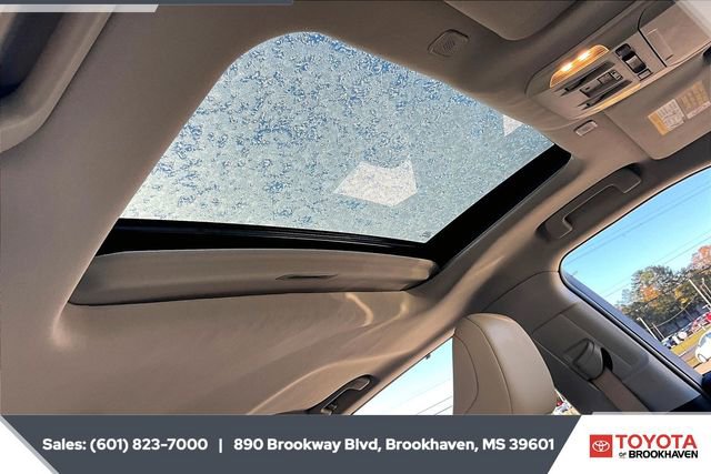 Used 2024 Toyota Highlander XLE image 16