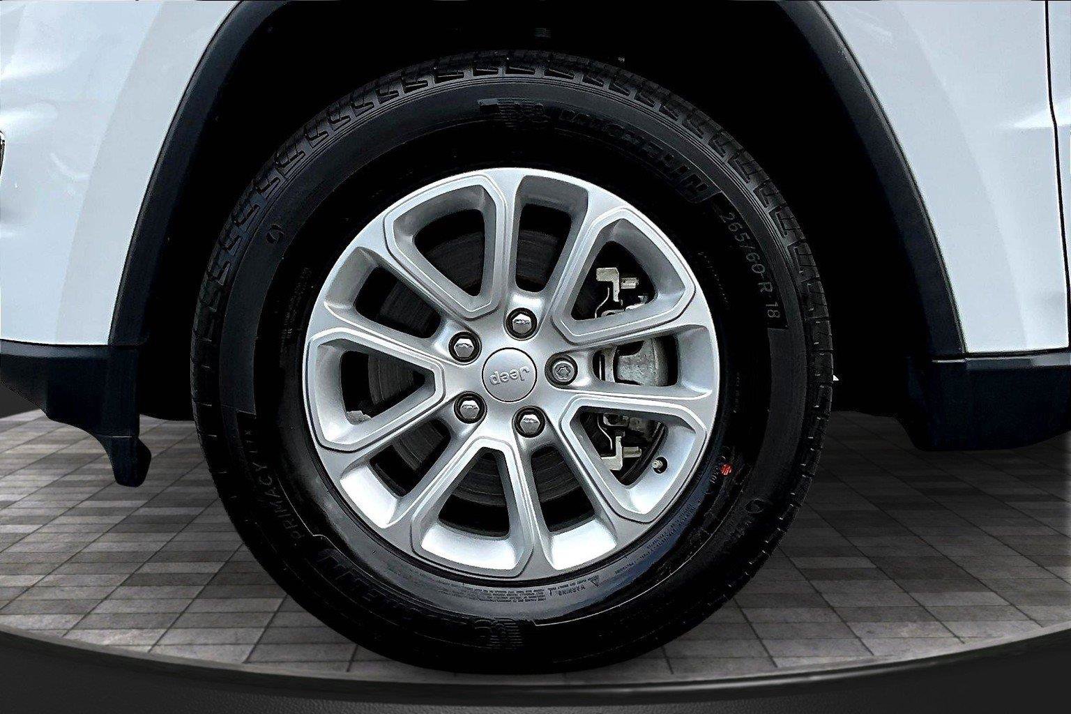 Used 2021 Jeep Grand Cherokee Laredo AWD/4WD image 10