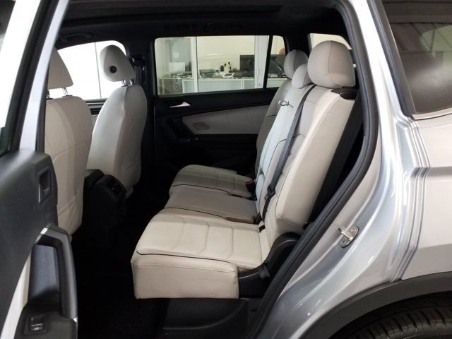 Used 2020 Volkswagen Tiguan SEL Premium R-Line w/ 3rd Row Seat Package AWD/4WD image 14