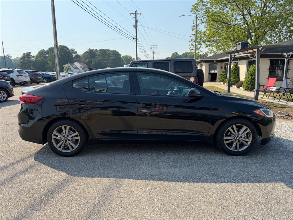 Used 2017 Hyundai Elantra Value Edition FWD image 6