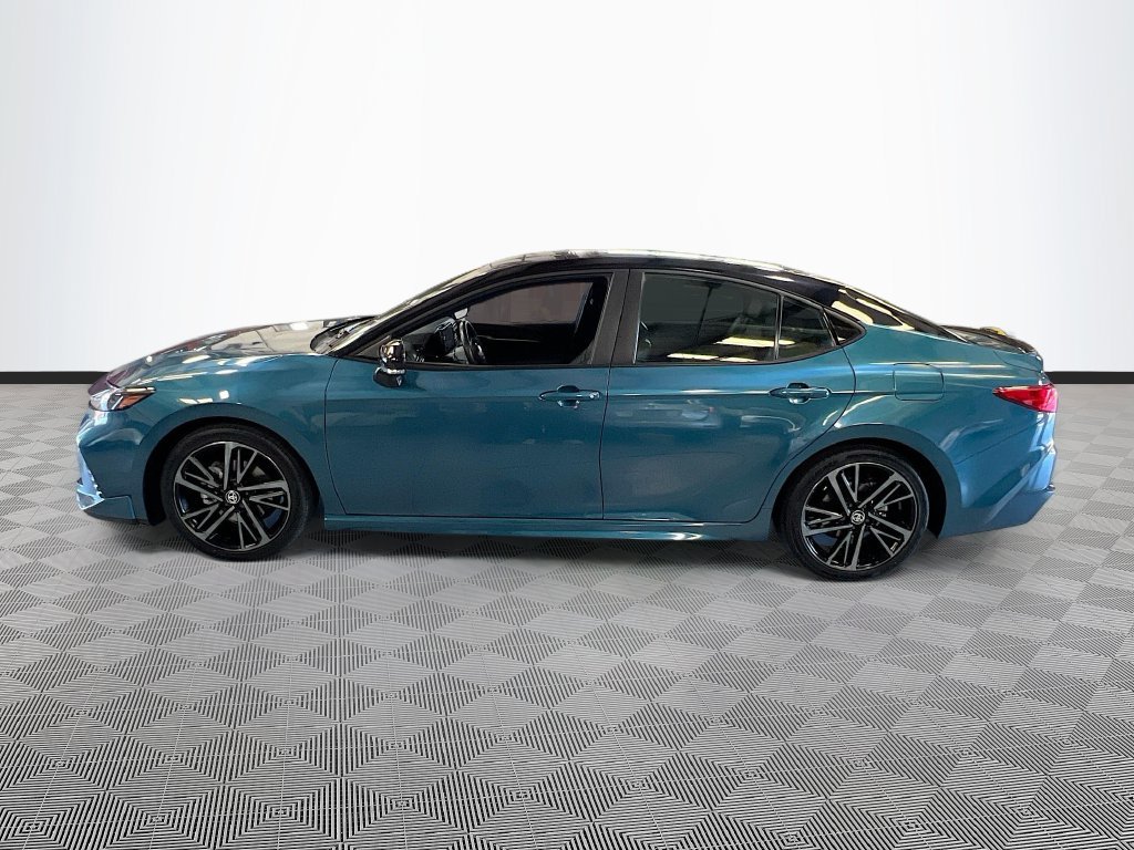 Used 2025 Toyota Camry XSE FWD image 4