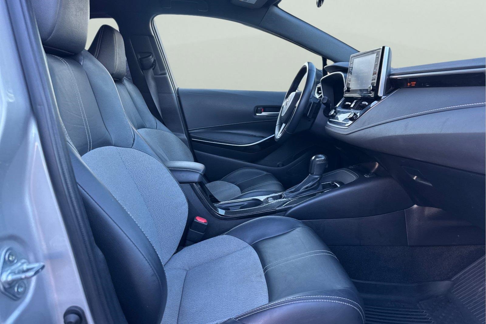 Used 2020 Toyota Corolla XSE image 20