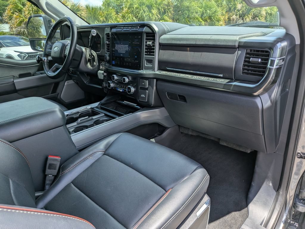Used 2024 Ford F250 Lariat w/ Lariat Ultimate Package AWD/4WD image 3