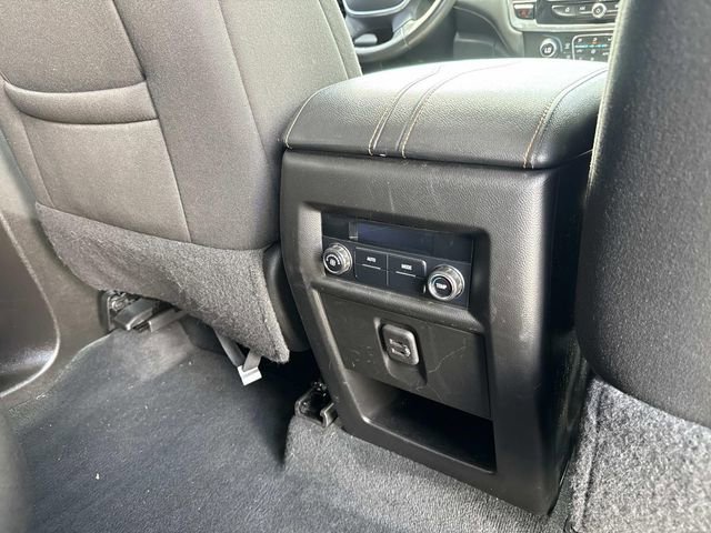 Certified 2021 Chevrolet Traverse LT FWD image 12