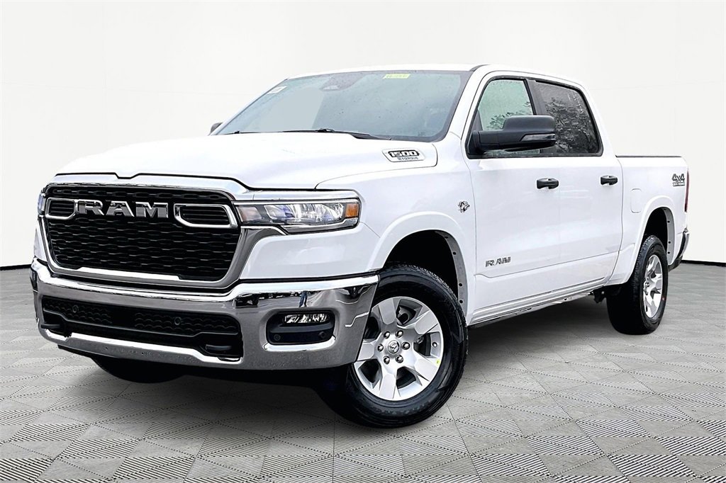 New 2026 RAM 1500 4x4 Crew Cab image 2