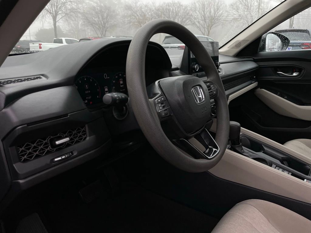 Certified 2025 Honda Accord SE image 27