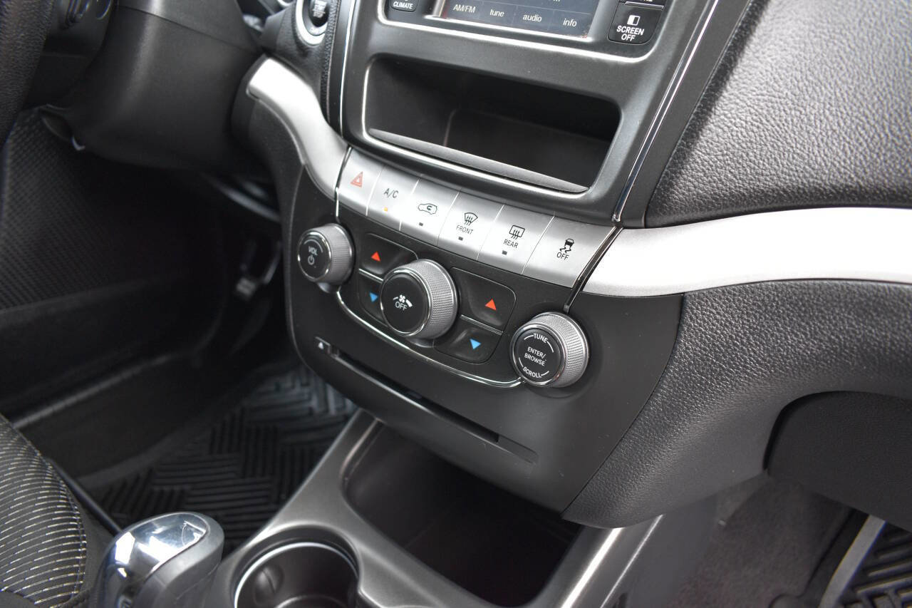 Used 2020 Dodge Journey SE FWD image 23