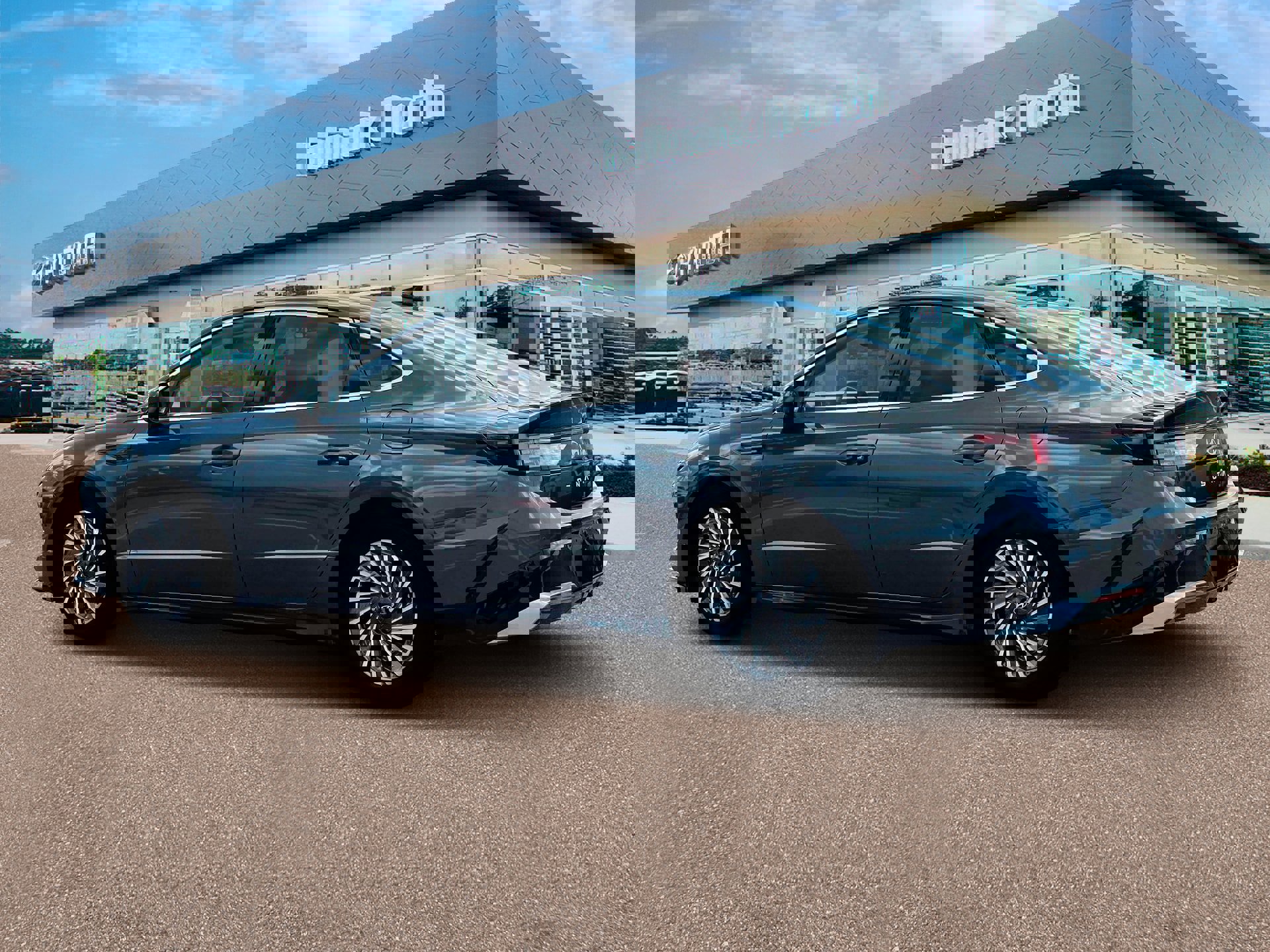 New 2025 Hyundai Sonata Limited image 4