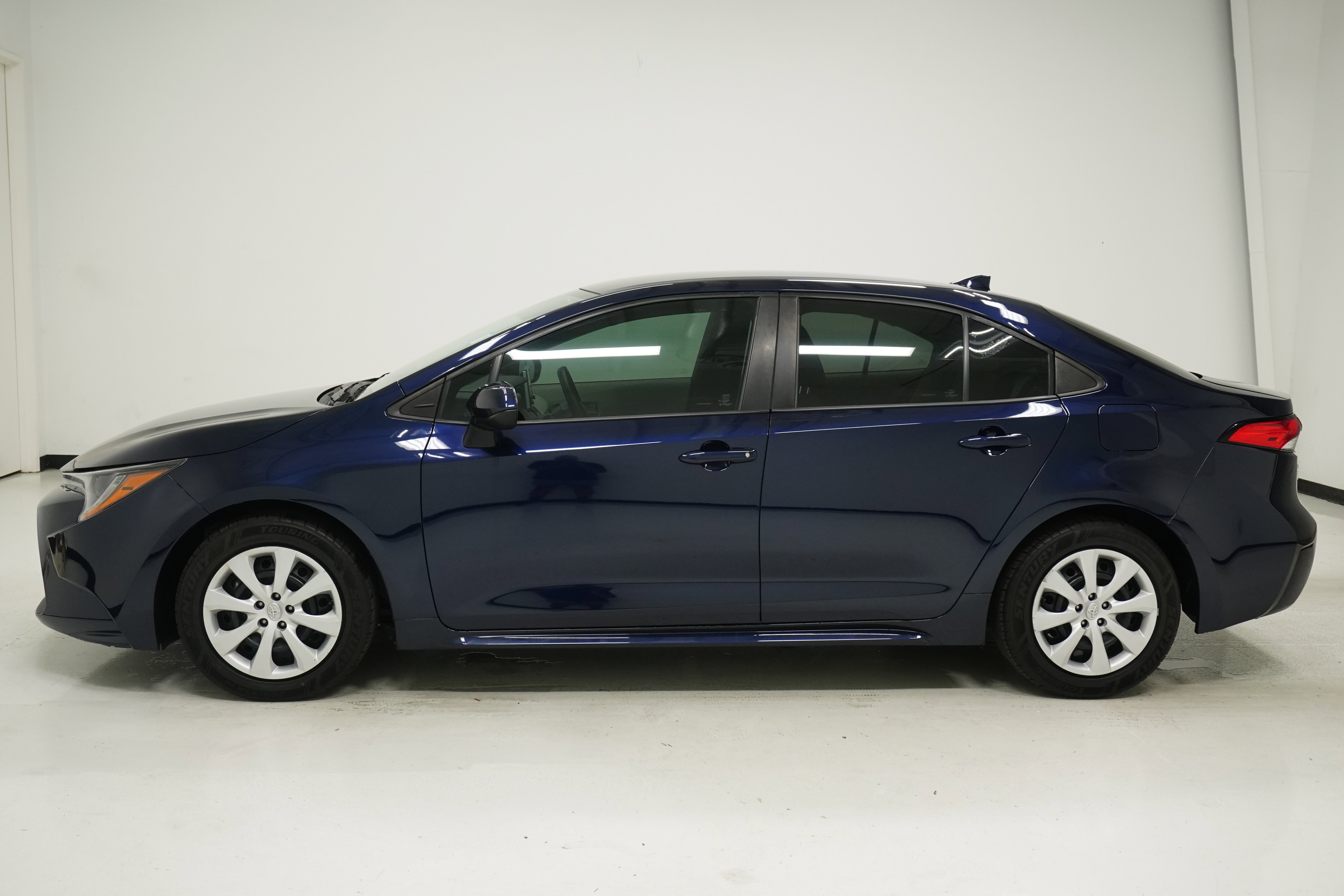 Used 2021 Toyota Corolla LE image 7