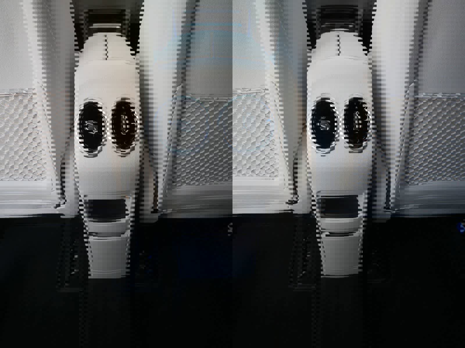 Used 2025 Mercedes-Benz EQB 300 4MATIC image 13