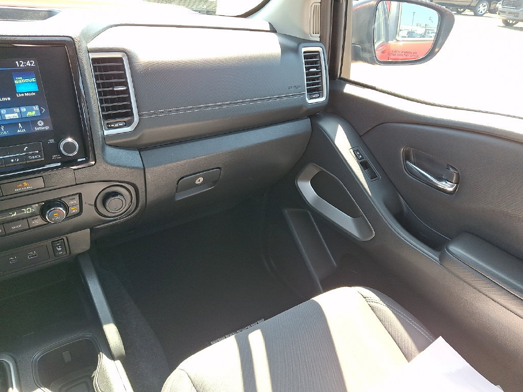 Used 2023 Nissan Frontier SV w/ Technology Package AWD/4WD image 17