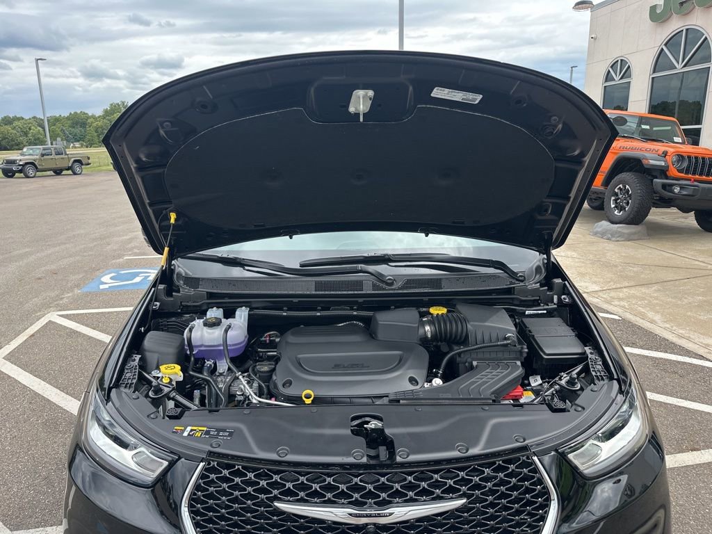 New 2026 Chrysler Pacifica Select image 34