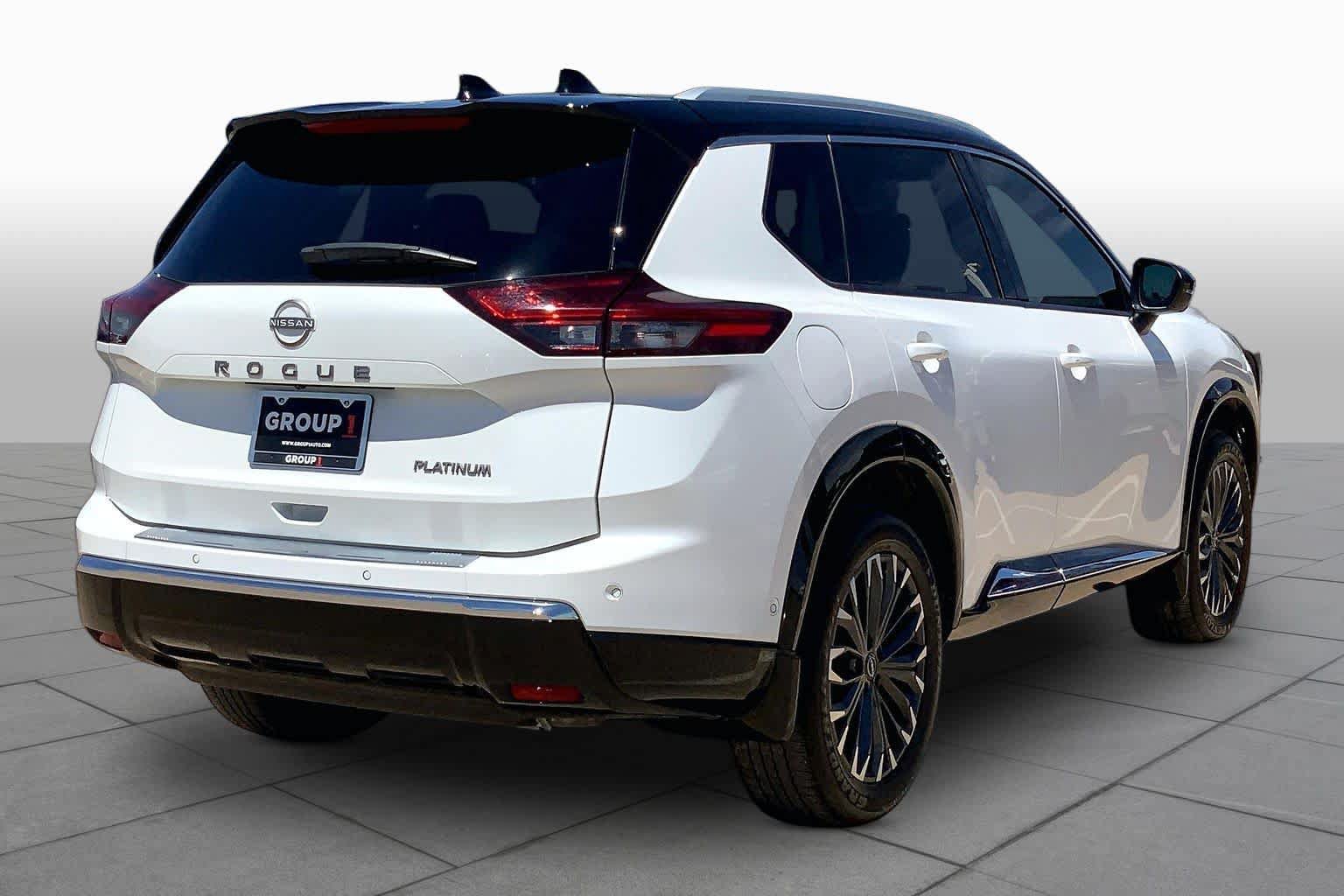 Used 2025 Nissan Rogue Platinum w/ Tech Package FWD image 13
