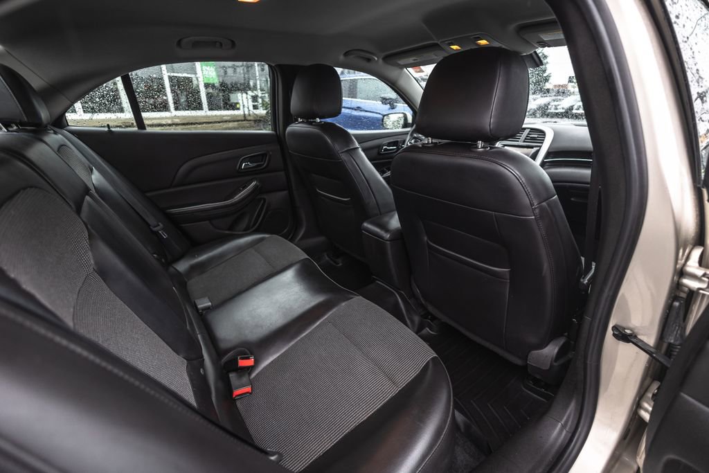 Used 2015 Chevrolet Malibu LT w/ Power Convenience Package FWD image 29