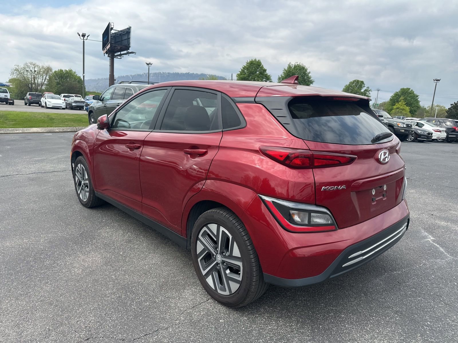 Used 2023 Hyundai Kona SEL image 4
