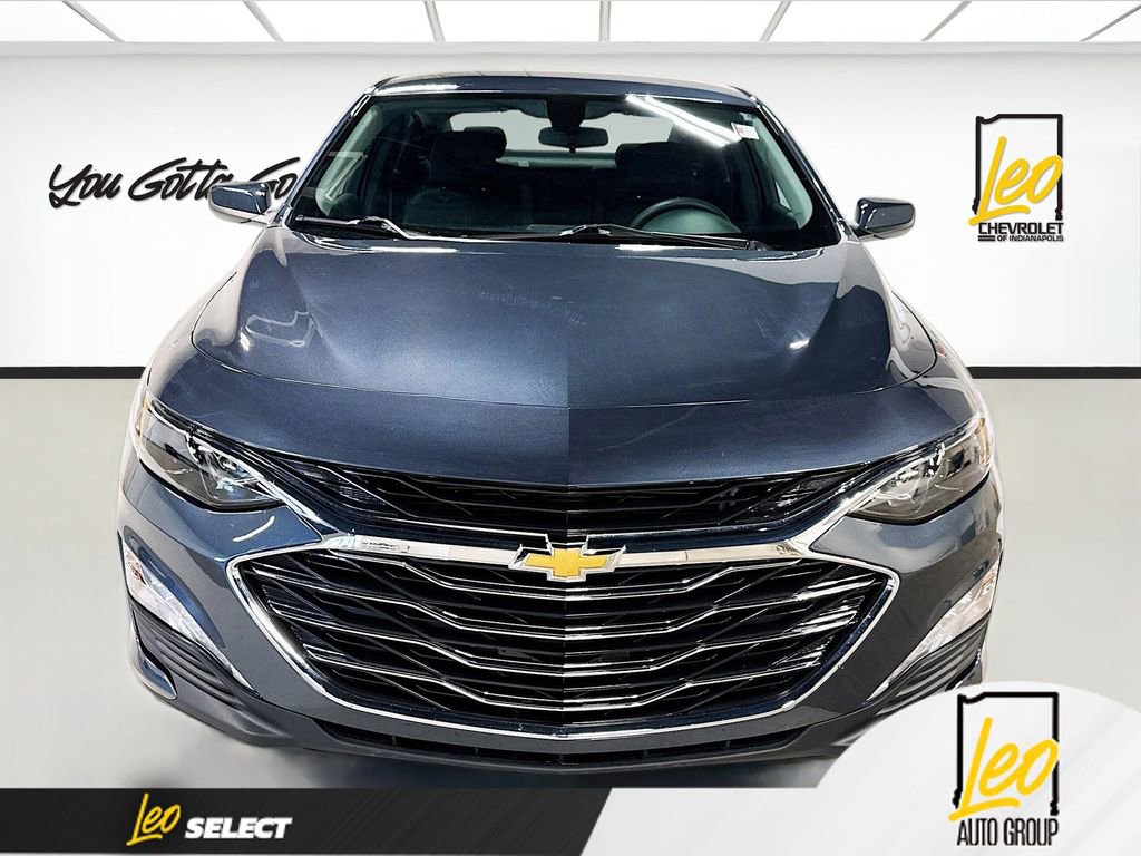 Used 2021 Chevrolet Malibu LT FWD image 2