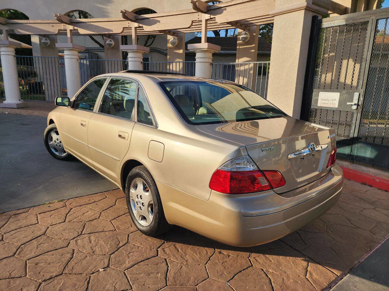 Used 2003 Toyota Avalon XLS FWD image 8