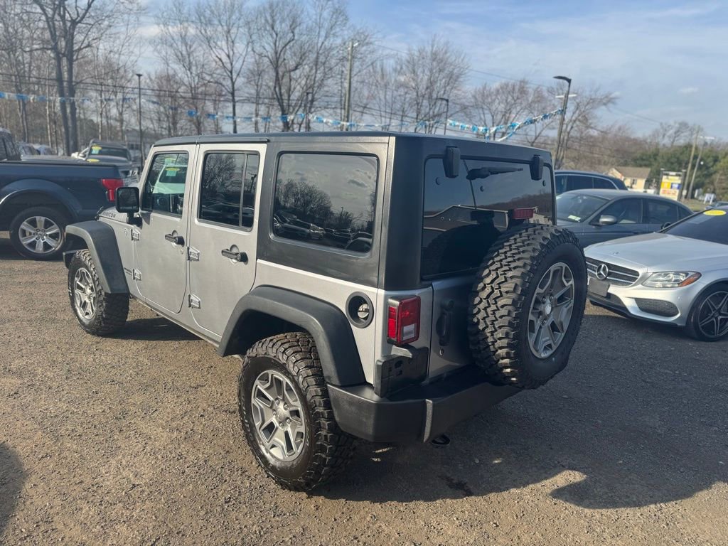 Used 2017 Jeep Wrangler Unlimited Rubicon w/ Connectivity Group AWD/4WD image 10