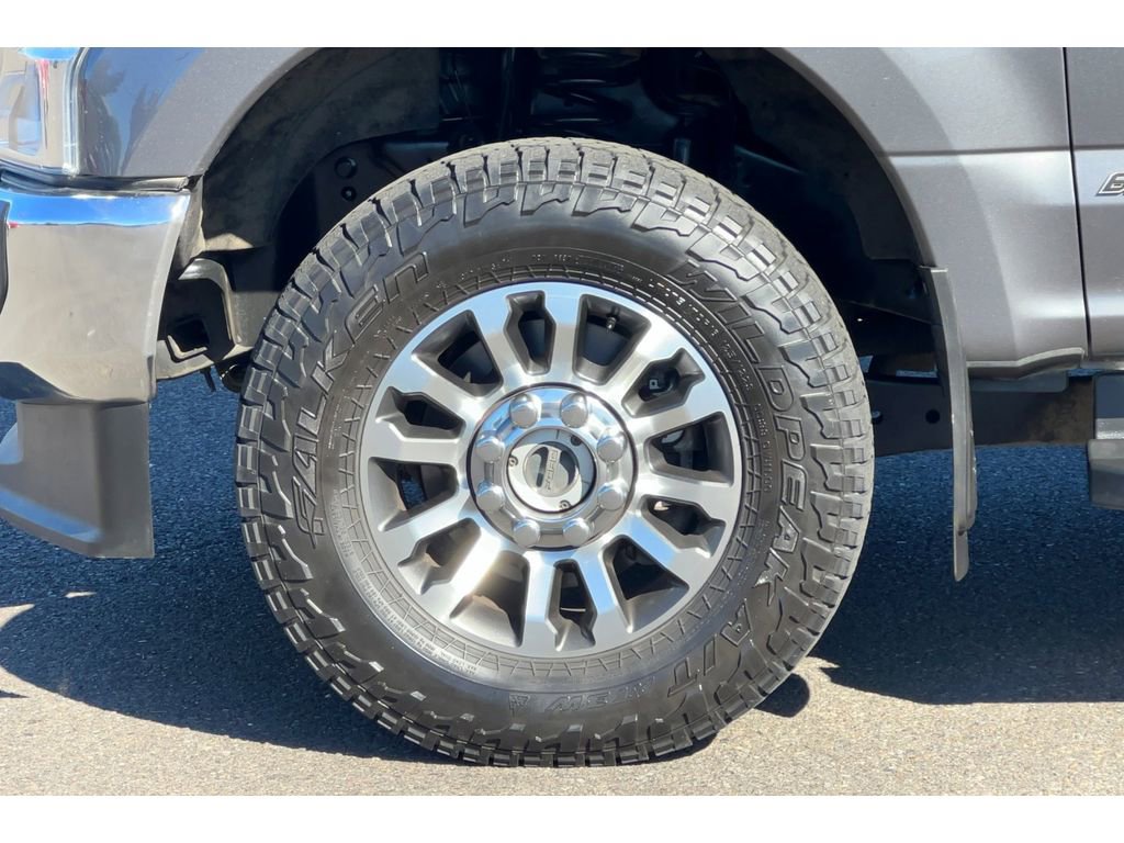 Used 2022 Ford F350 Lariat w/ Camper Package image 27