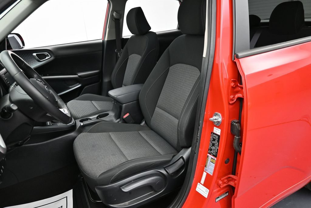 Used 2021 Kia Soul GT-Line FWD image 12