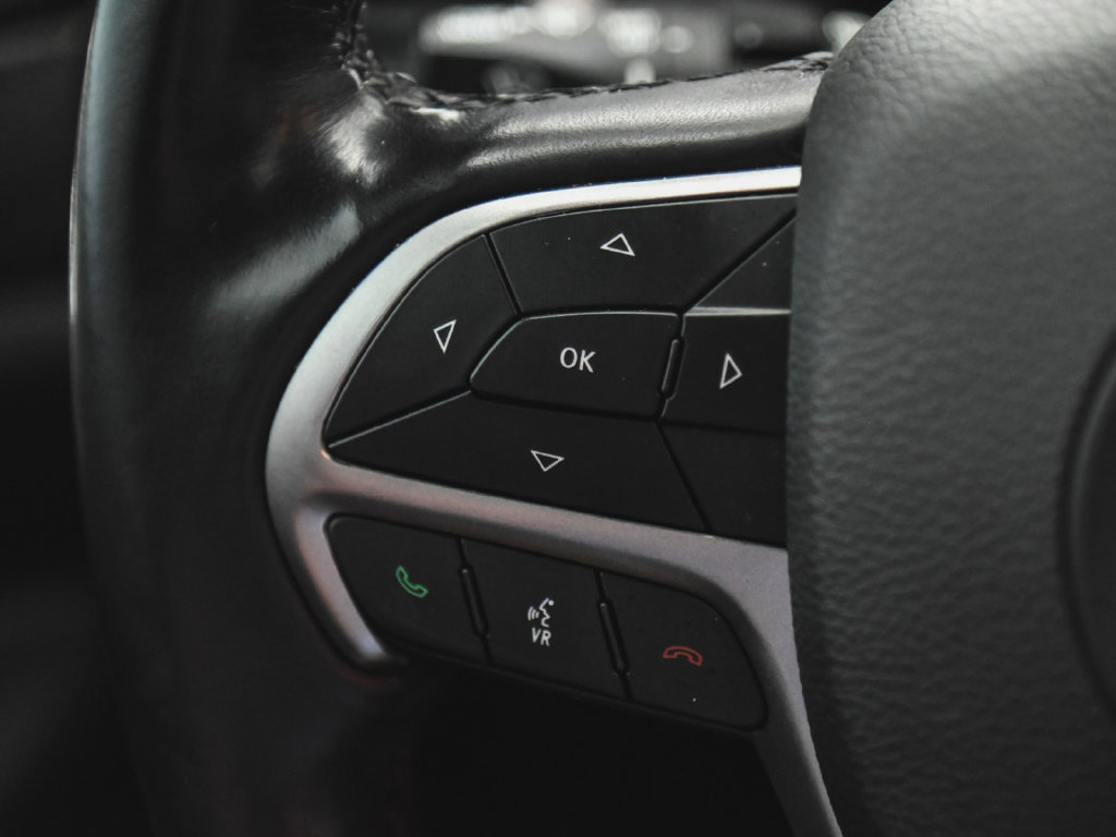 Used 2021 Jeep Grand Cherokee Laredo X AWD/4WD image 26