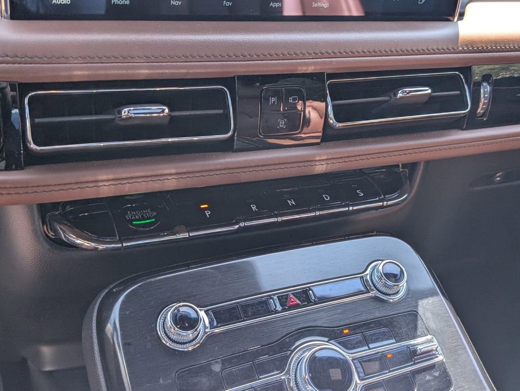 Used 2022 Lincoln Nautilus Reserve image 22