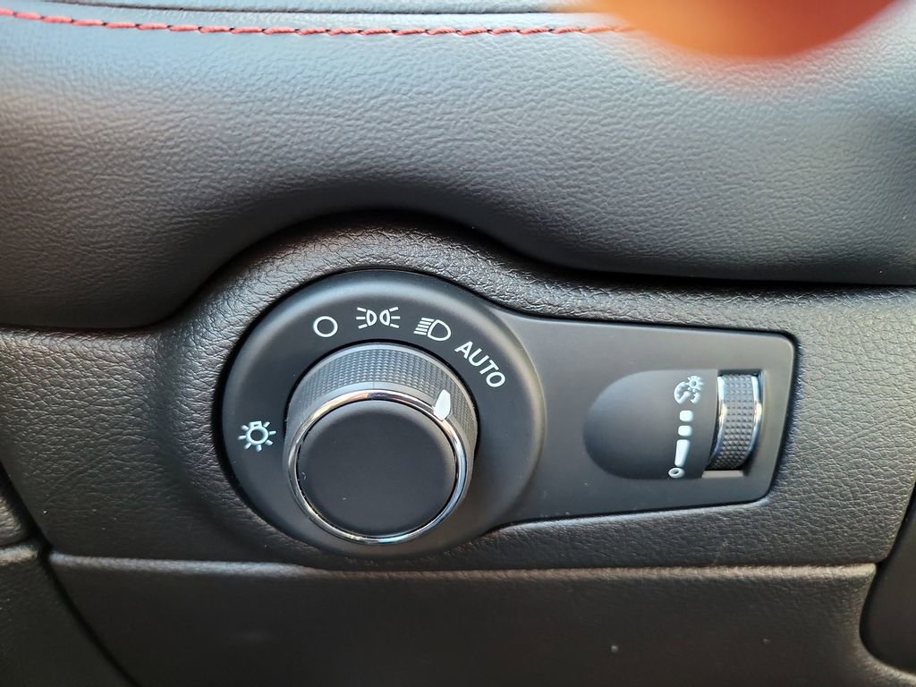 Used 2024 Dodge Durango GT image 40