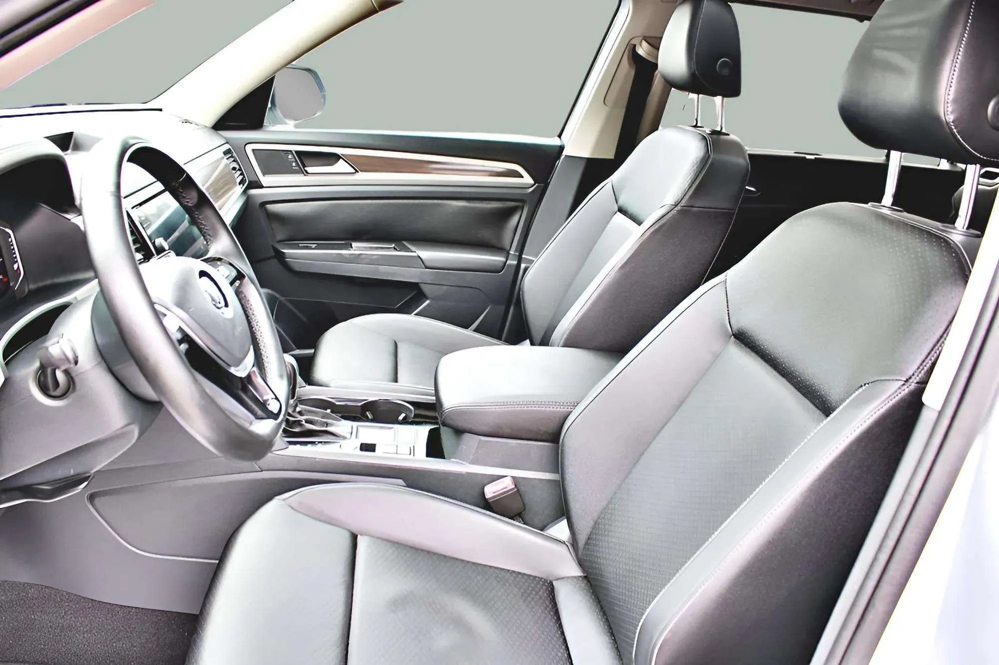 Used 2019 Volkswagen Atlas SEL FWD image 19