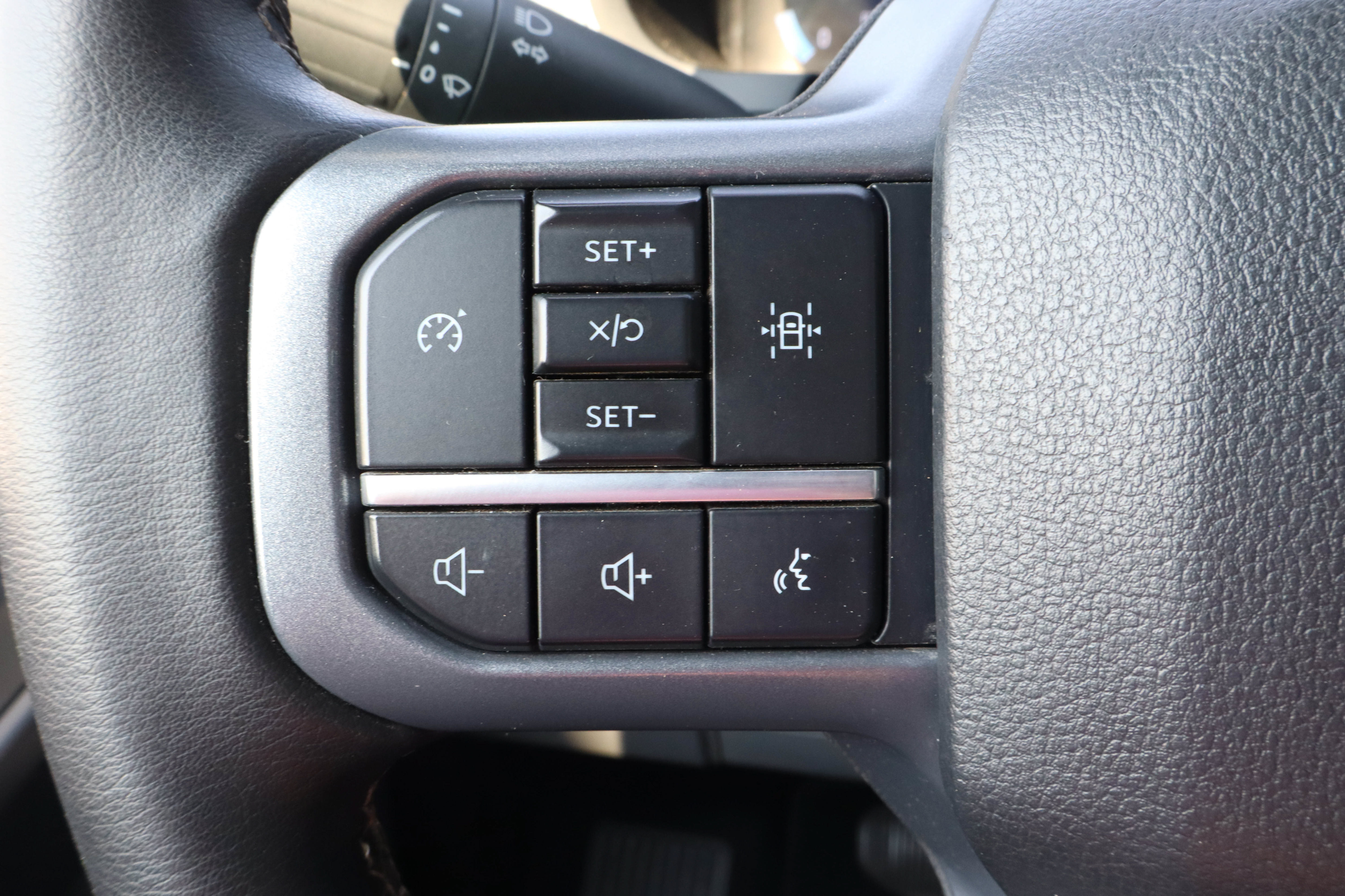 Used 2025 Ford F150 XLT w/ Equipment Group 301A Standard AWD/4WD image 27