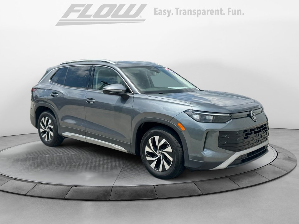 Used 2026 Volkswagen Tiguan S FWD image 1