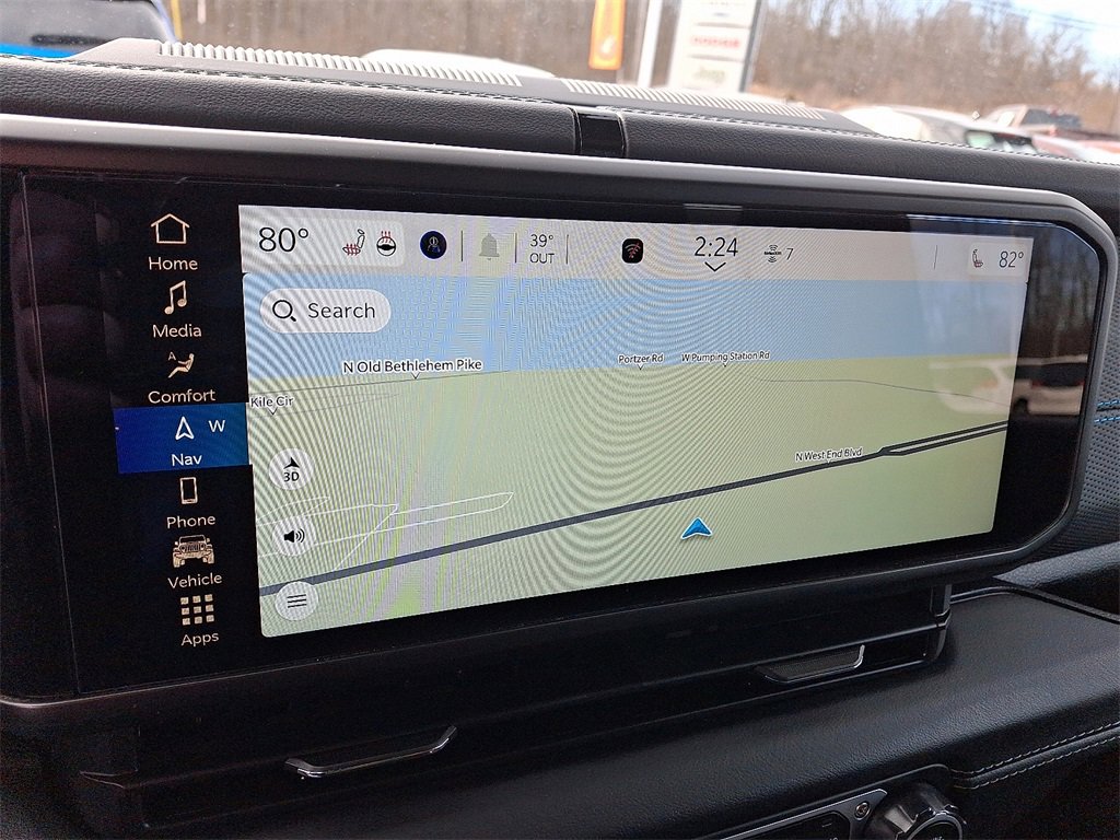 Used 2024 Jeep Wrangler Unlimited Rubicon 4xe w/ Technology Group image 16