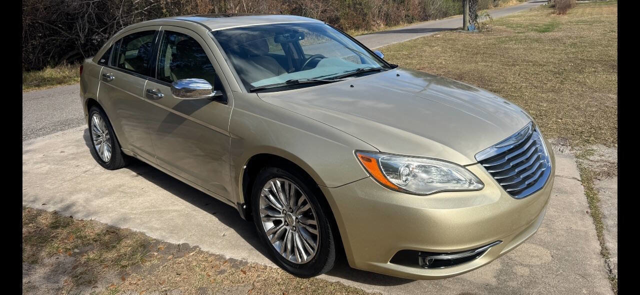 Used 2011 Chrysler 200 Limited image 2