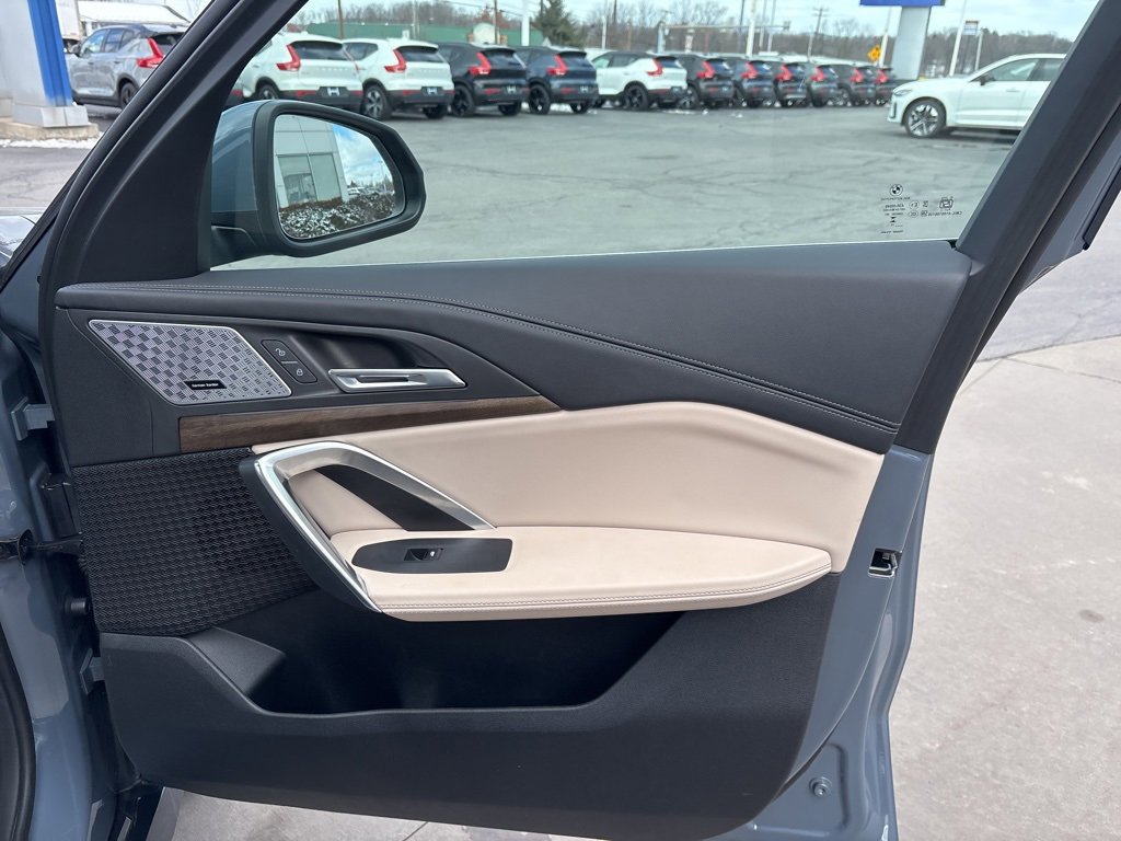 Used 2025 BMW X1 xDrive28i w/ Technology Package image 36