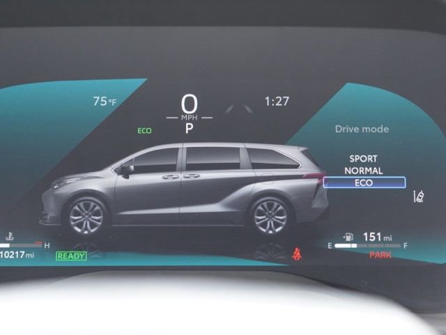 Certified 2025 Toyota Sienna Platinum image 54