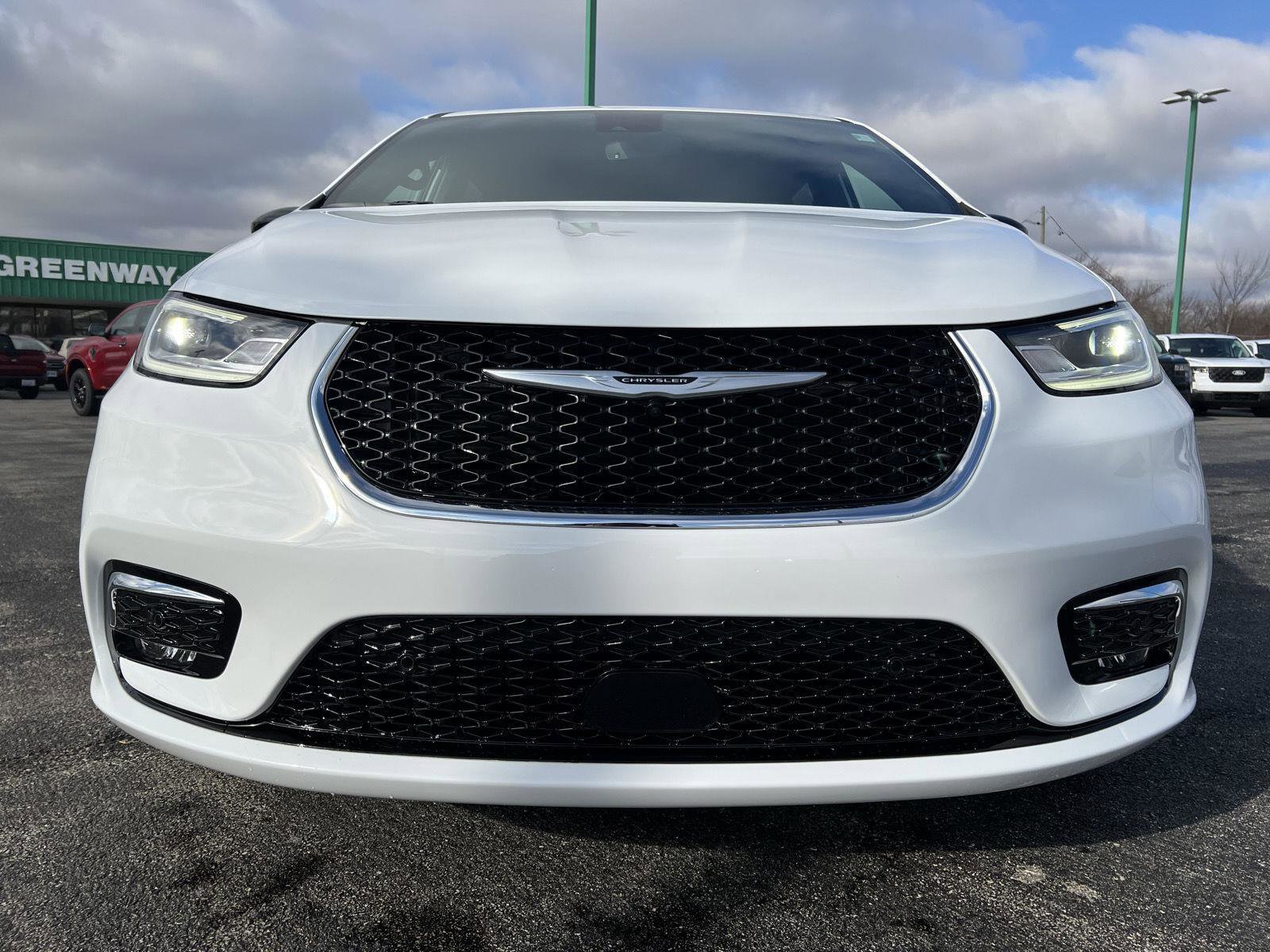 New 2026 Chrysler Pacifica Select image 12