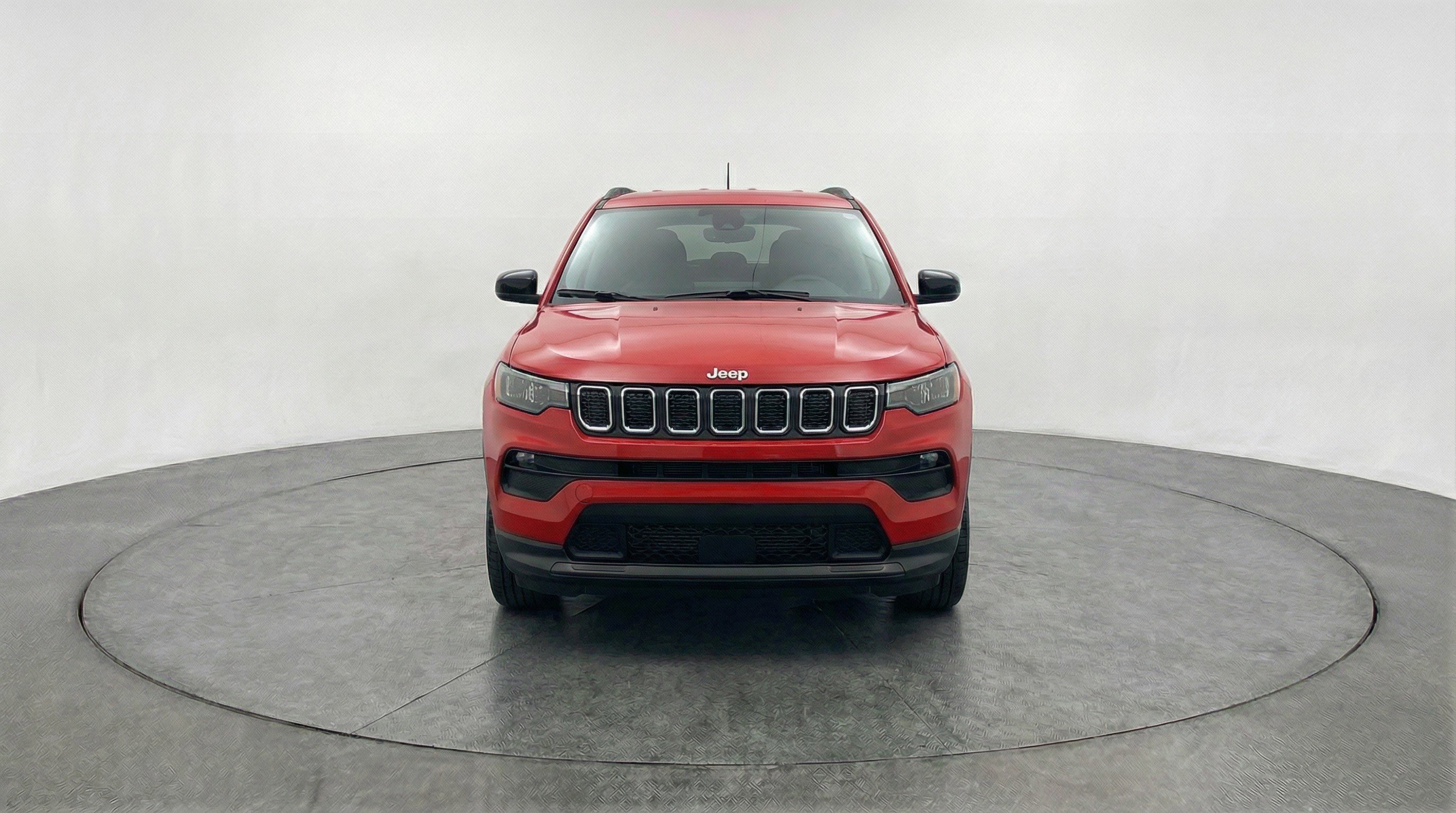 Used 2025 Jeep Compass Latitude image 2