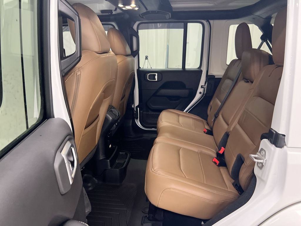 Used 2021 Jeep Wrangler Unlimited Sahara AWD/4WD image 23
