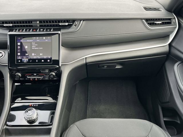 Used 2024 Jeep Grand Cherokee Laredo X AWD/4WD image 19