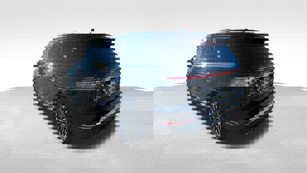 Used 2023 Lincoln Aviator Reserve image 6