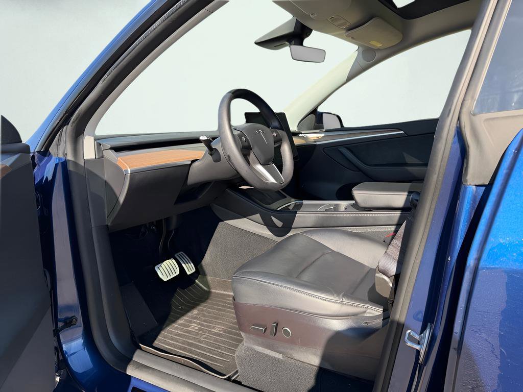 Used 2022 Tesla Model Y Performance image 18