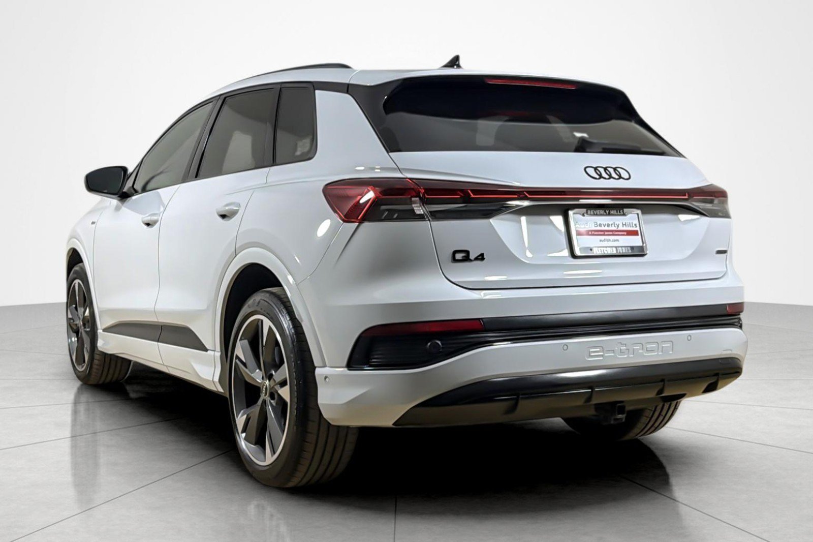 Certified 2024 Audi Q4 e-tron Prestige w/ Black Optic Package AWD/4WD image 3
