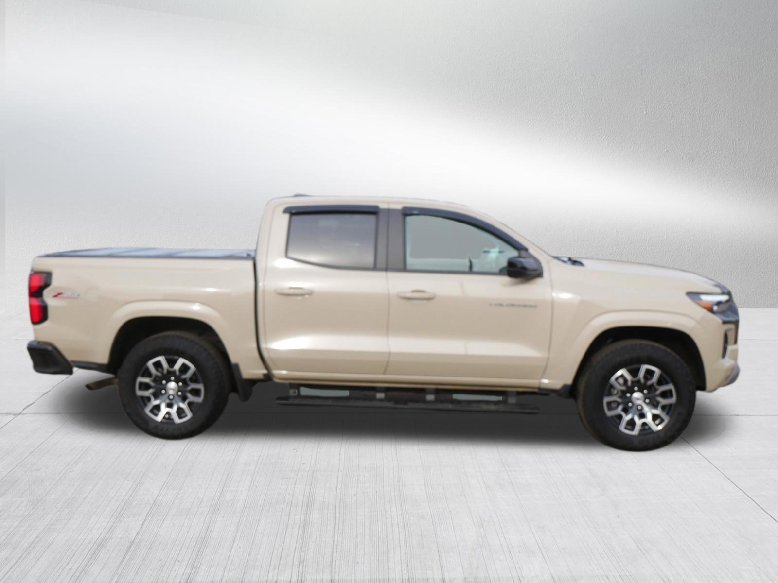 Used 2024 Chevrolet Colorado Z71 w/ Z71 Convenience Package 2 image 8