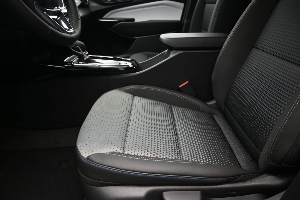 New 2026 Chevrolet Trax LT w/ LT Convenience Package FWD image 13