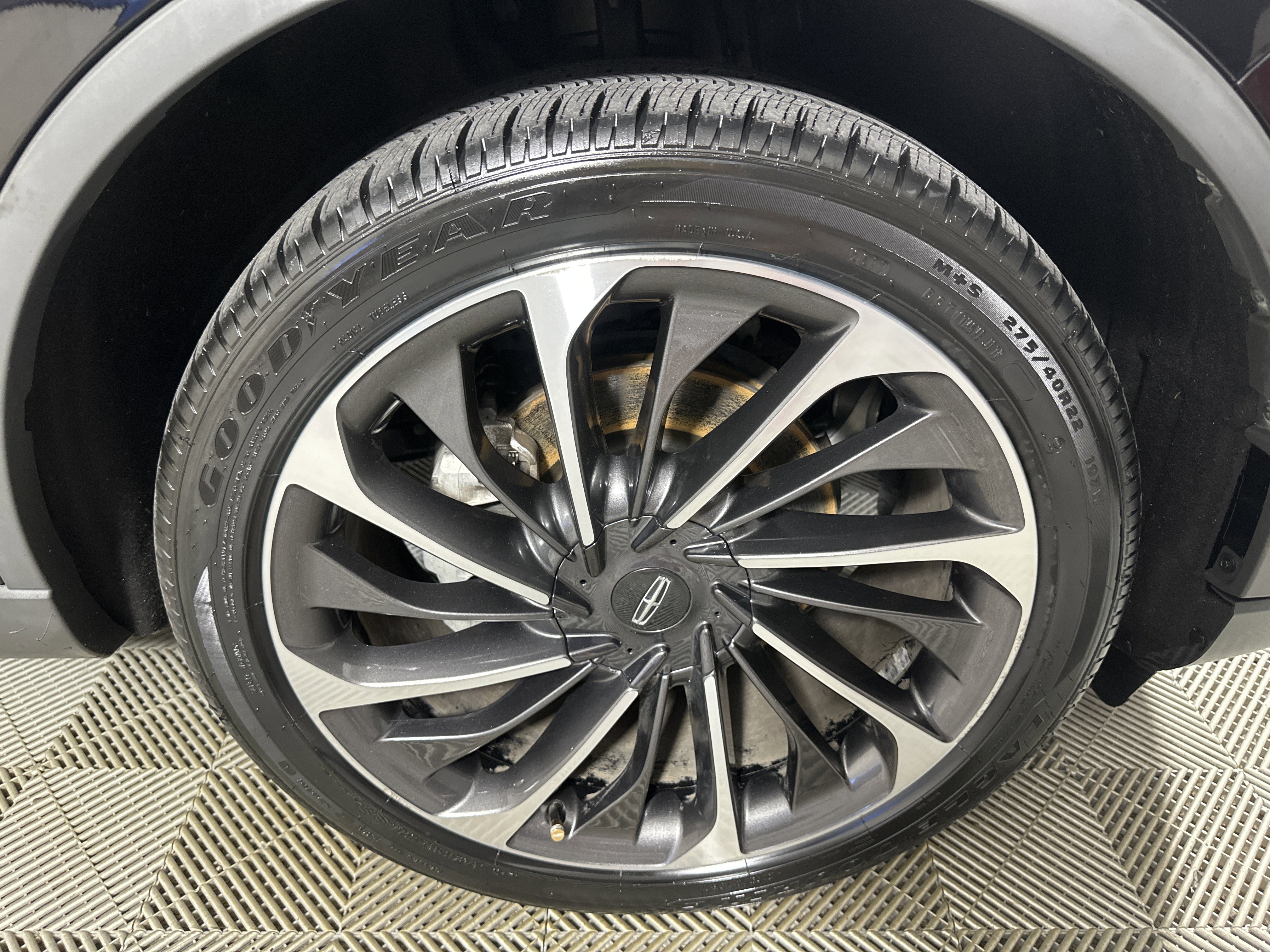 Used 2020 Lincoln Aviator Reserve w/ Equipment Group 202A image 27