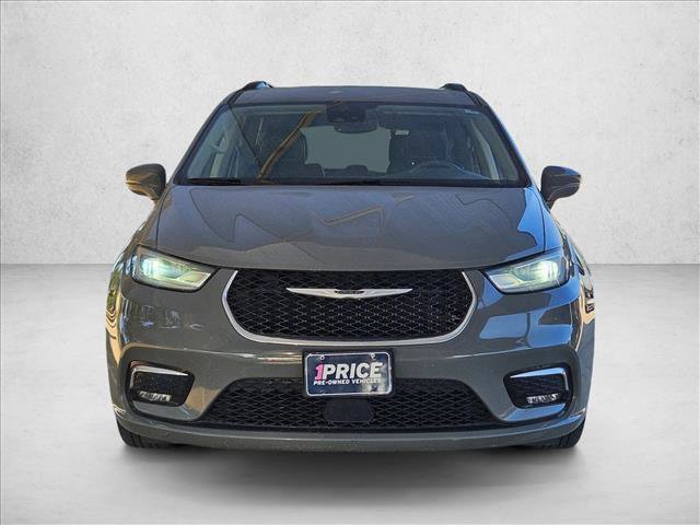 Used 2022 Chrysler Pacifica Touring-L image 2